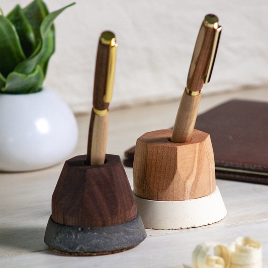 Wood and Concrete Single Pen Stand
